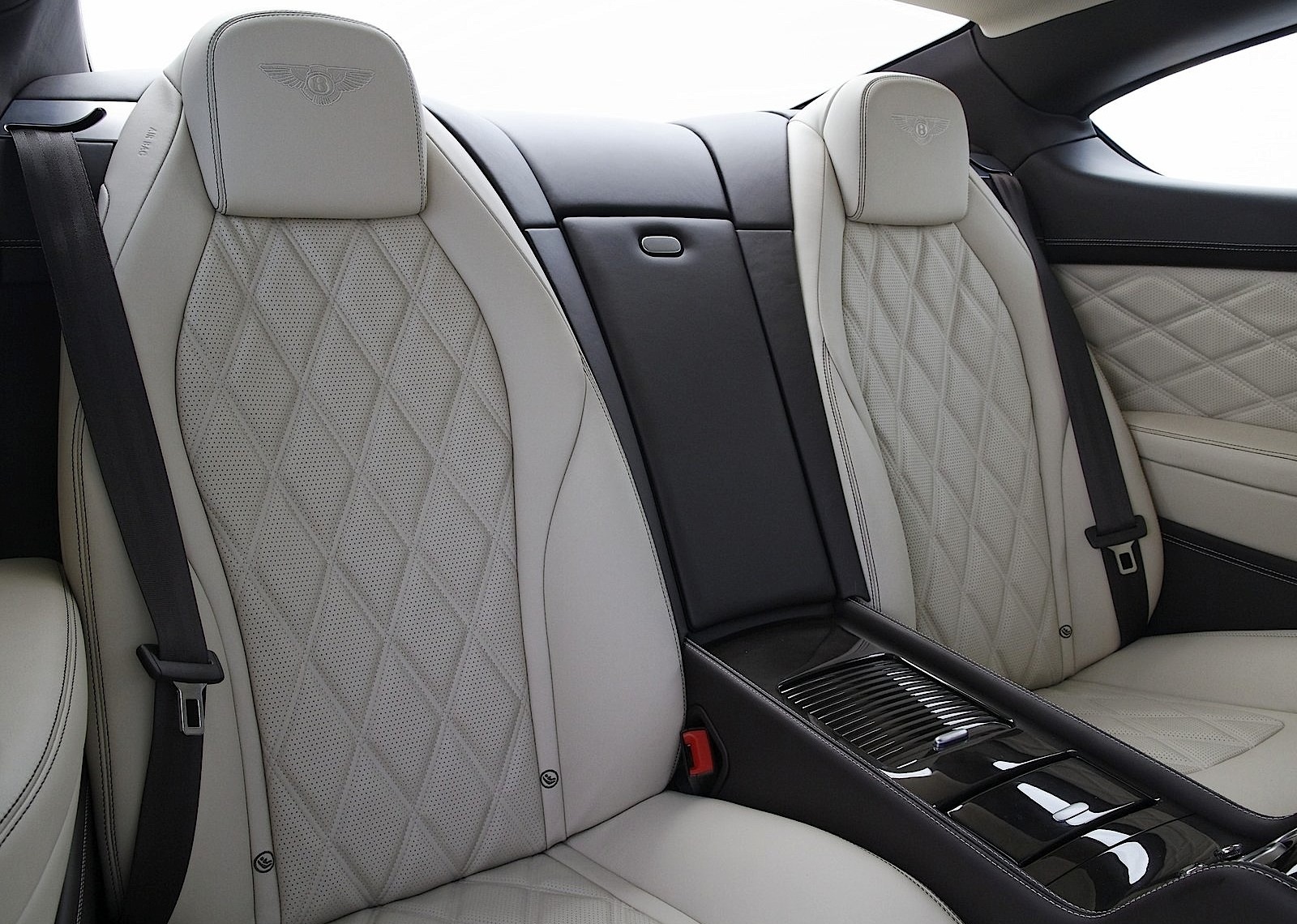 Bentley Continental Gt photo 33