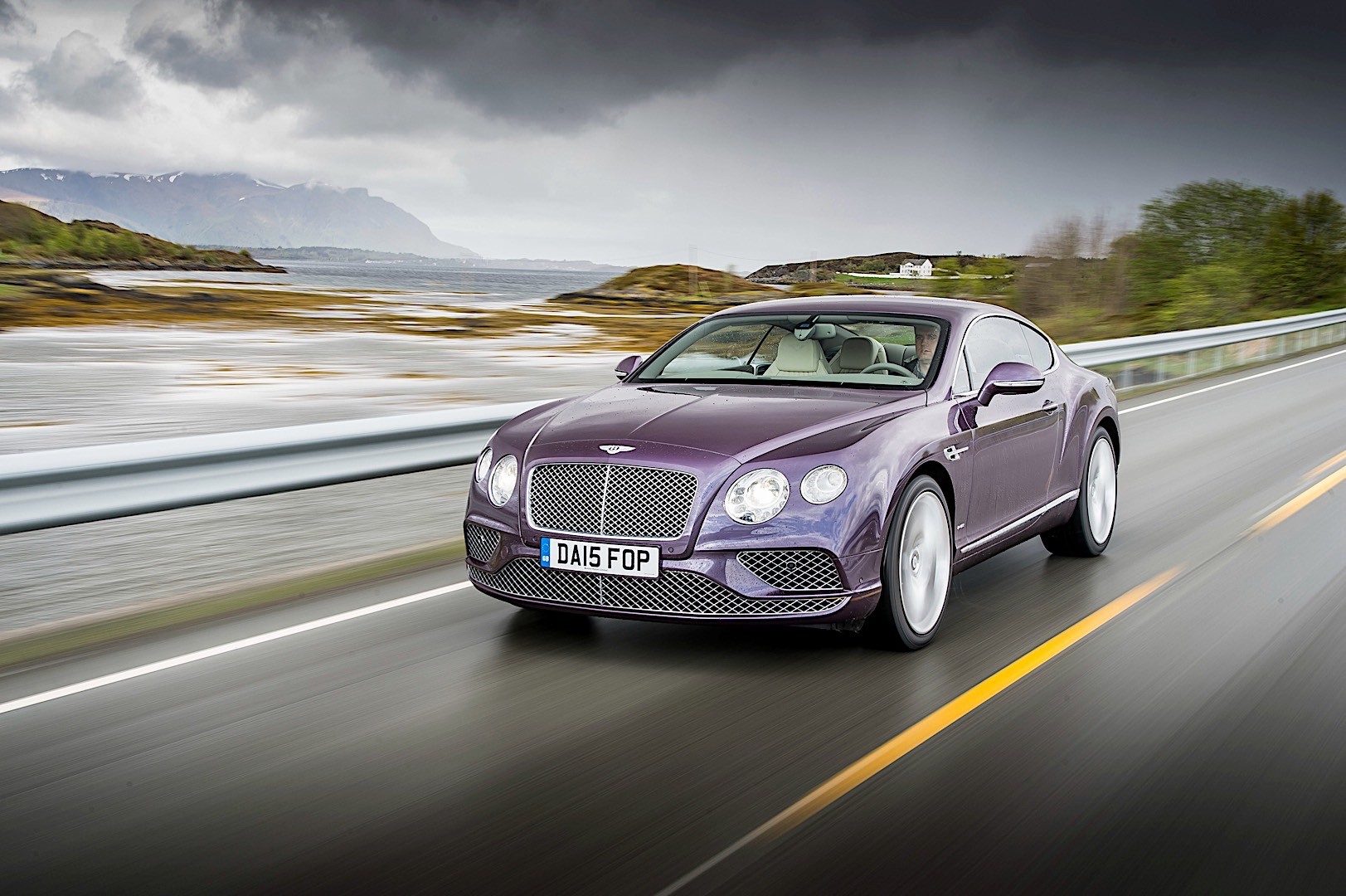 Bentley Continental Gt photo 9