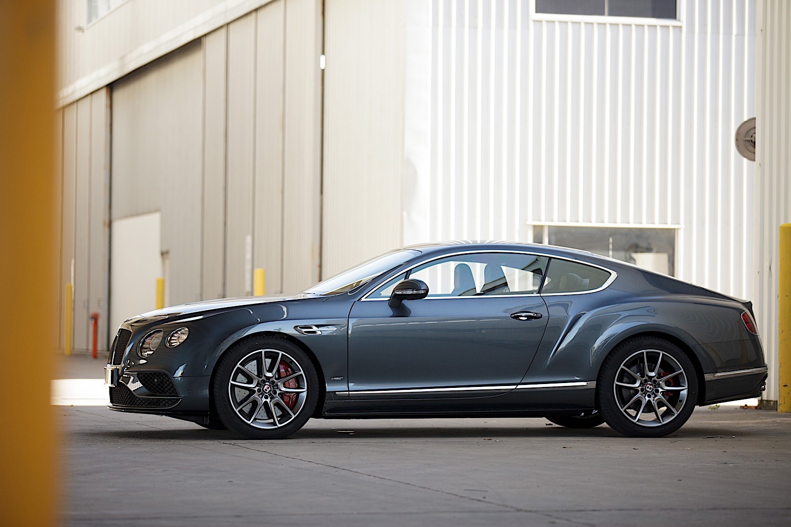 Bentley Continental Gt photo 34