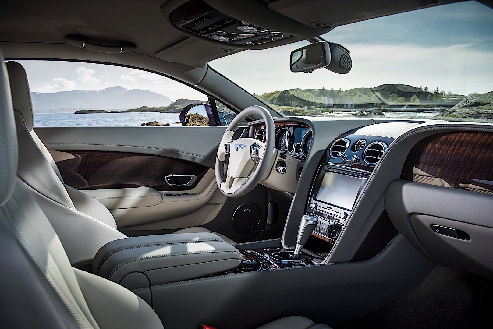 Bentley Continental Gt photo 47