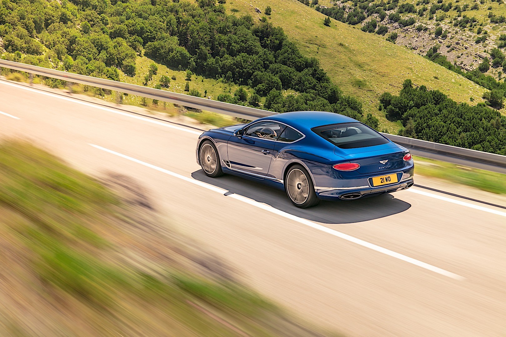 Bentley Continental Gt photo 6