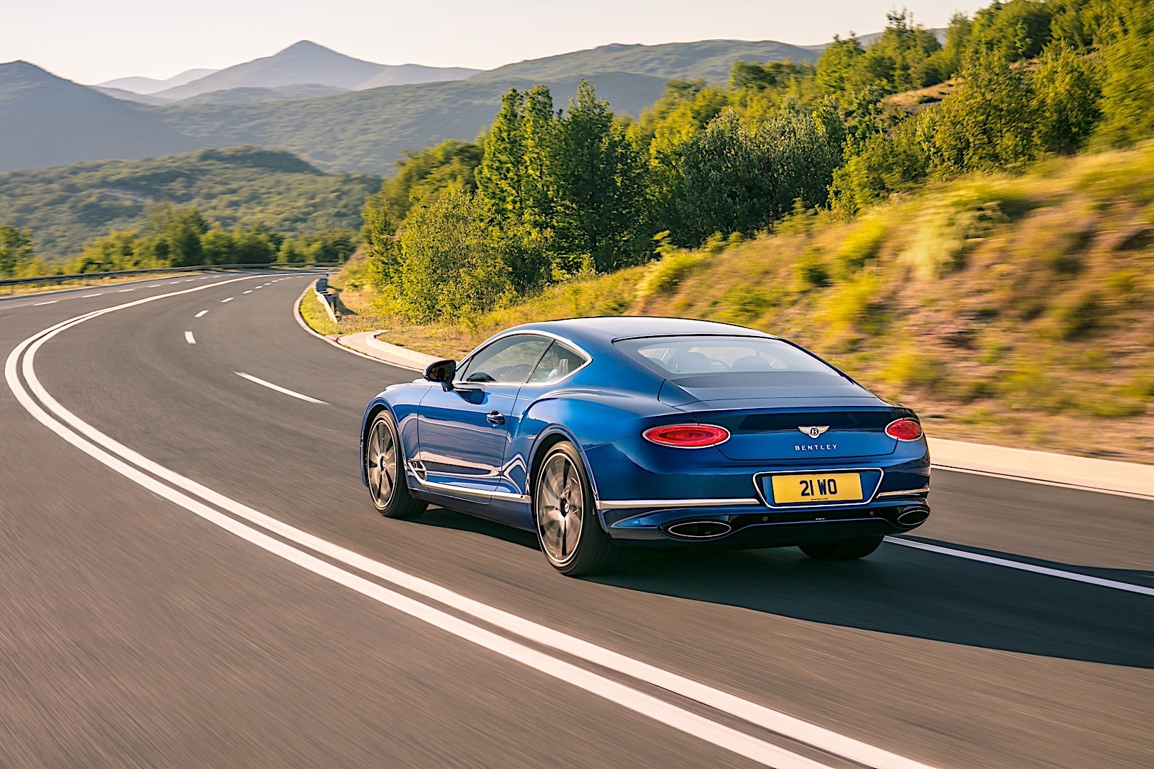 Bentley Continental Gt photo 12