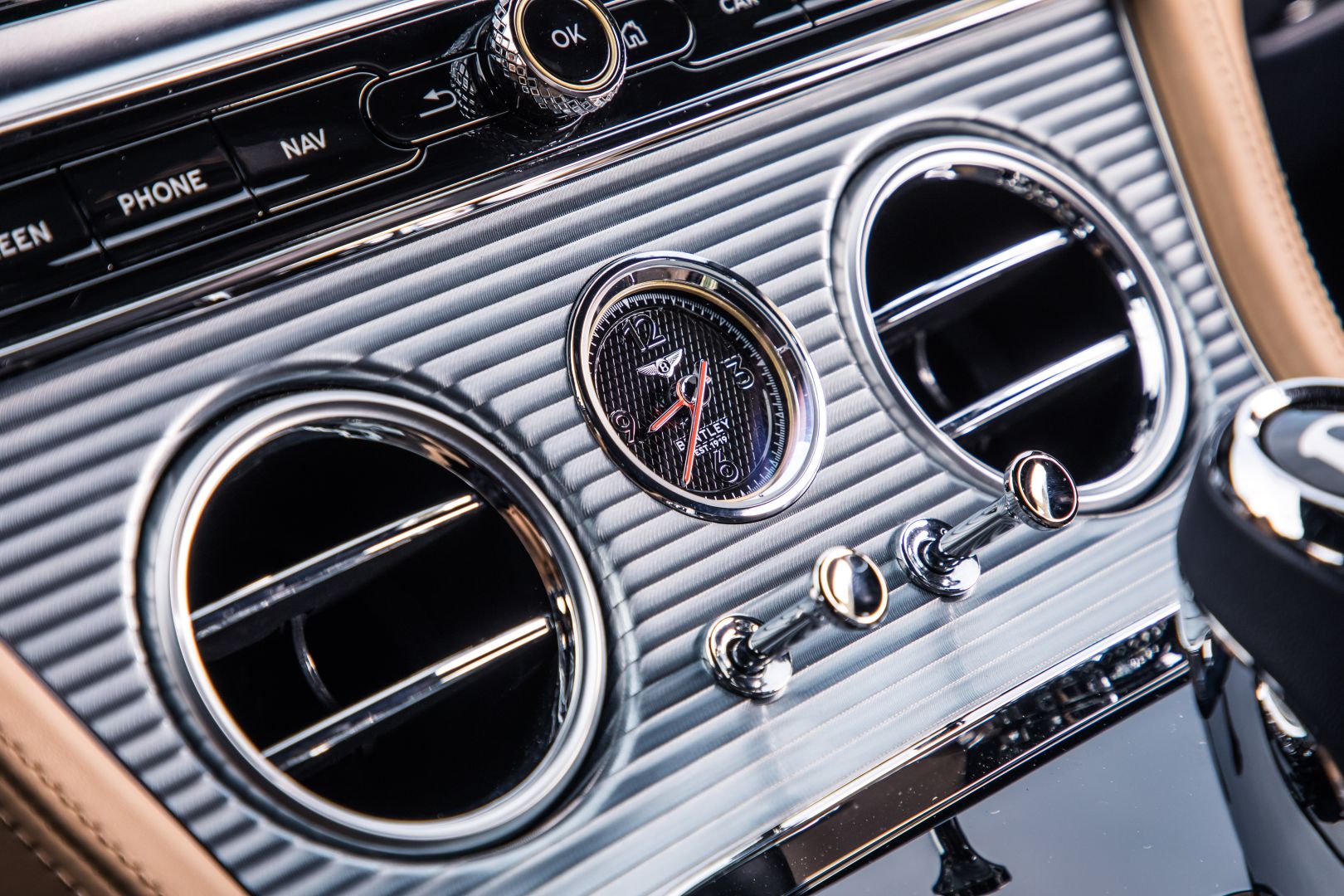 Bentley Continental Gt photo 45