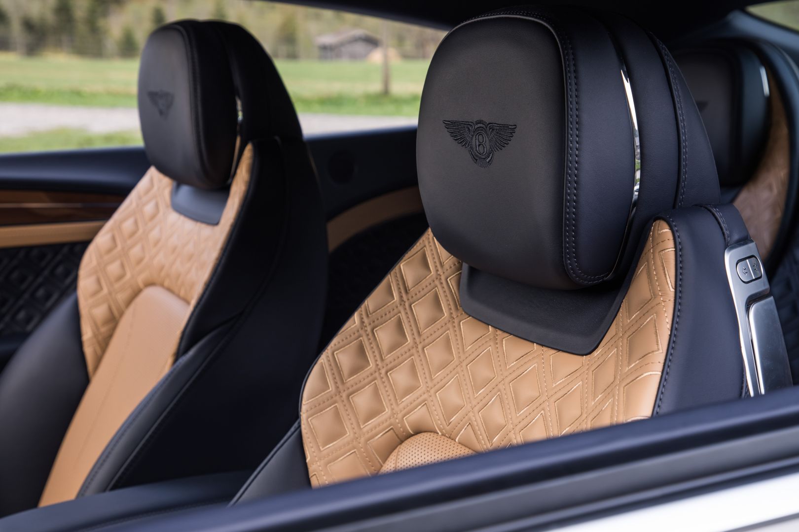 Bentley Continental Gt photo 47