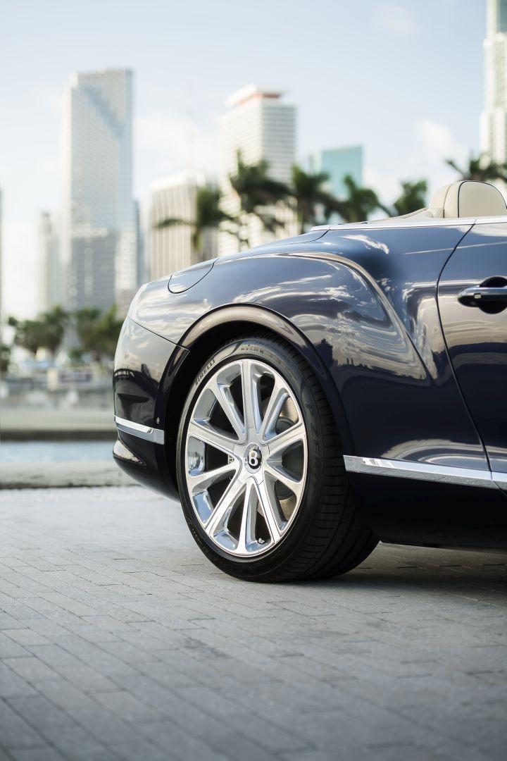 Bentley Continental Gt photo 9