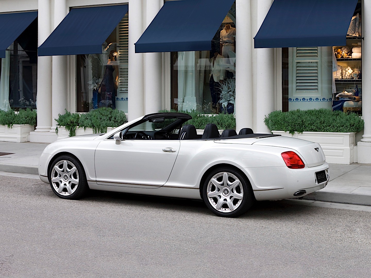 Bentley Continental Gtc photo 13