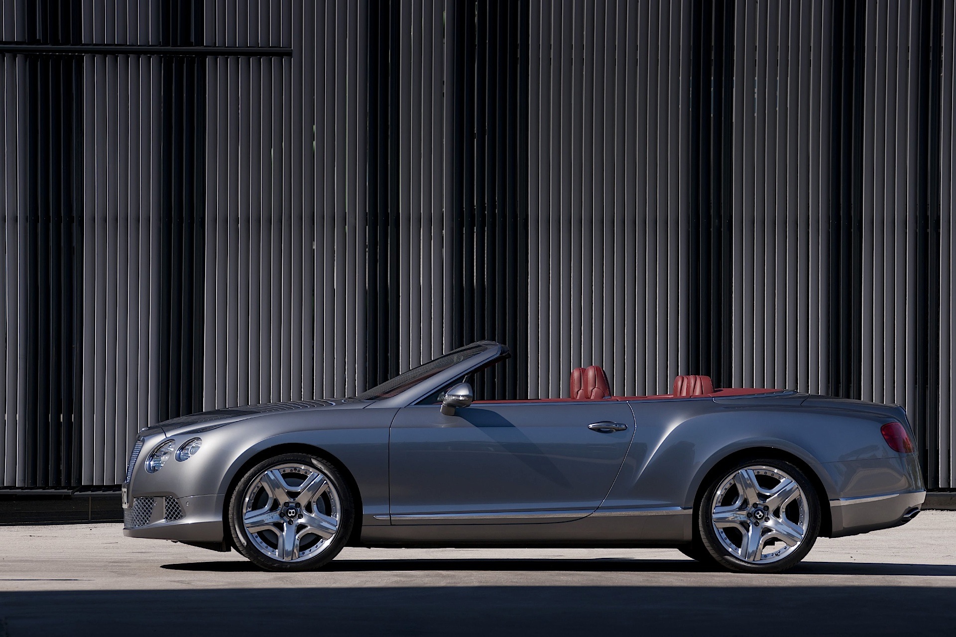 Bentley Continental Gtc photo 13