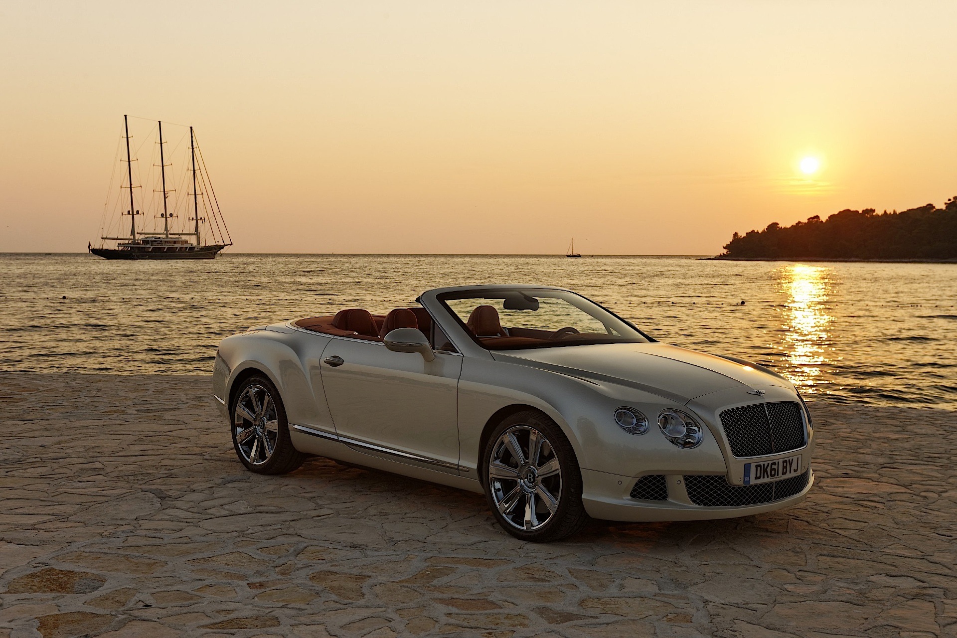 Bentley Continental Gtc photo 19