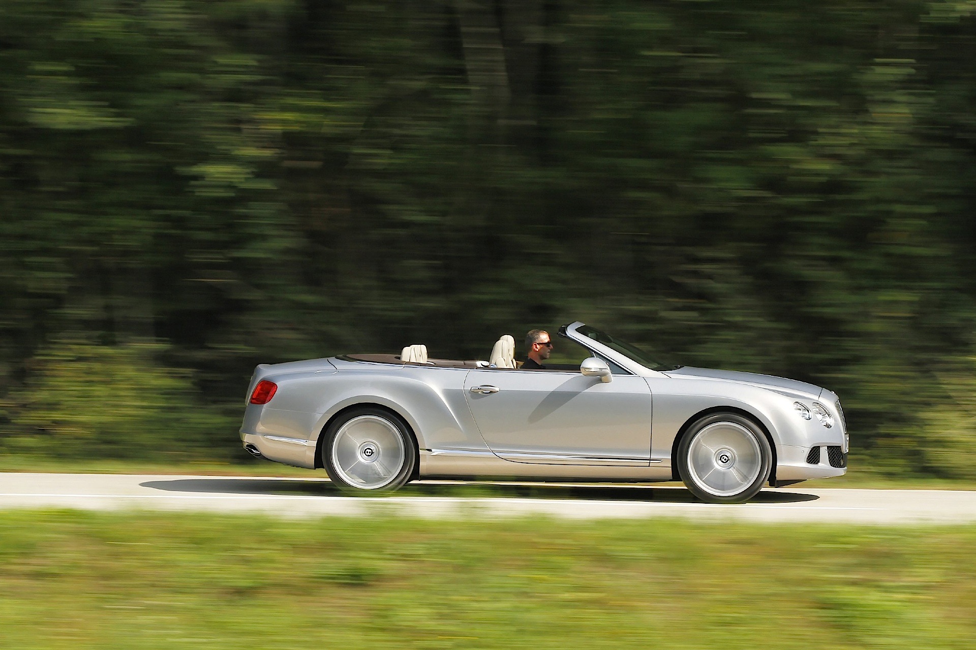 Bentley Continental Gtc photo 24