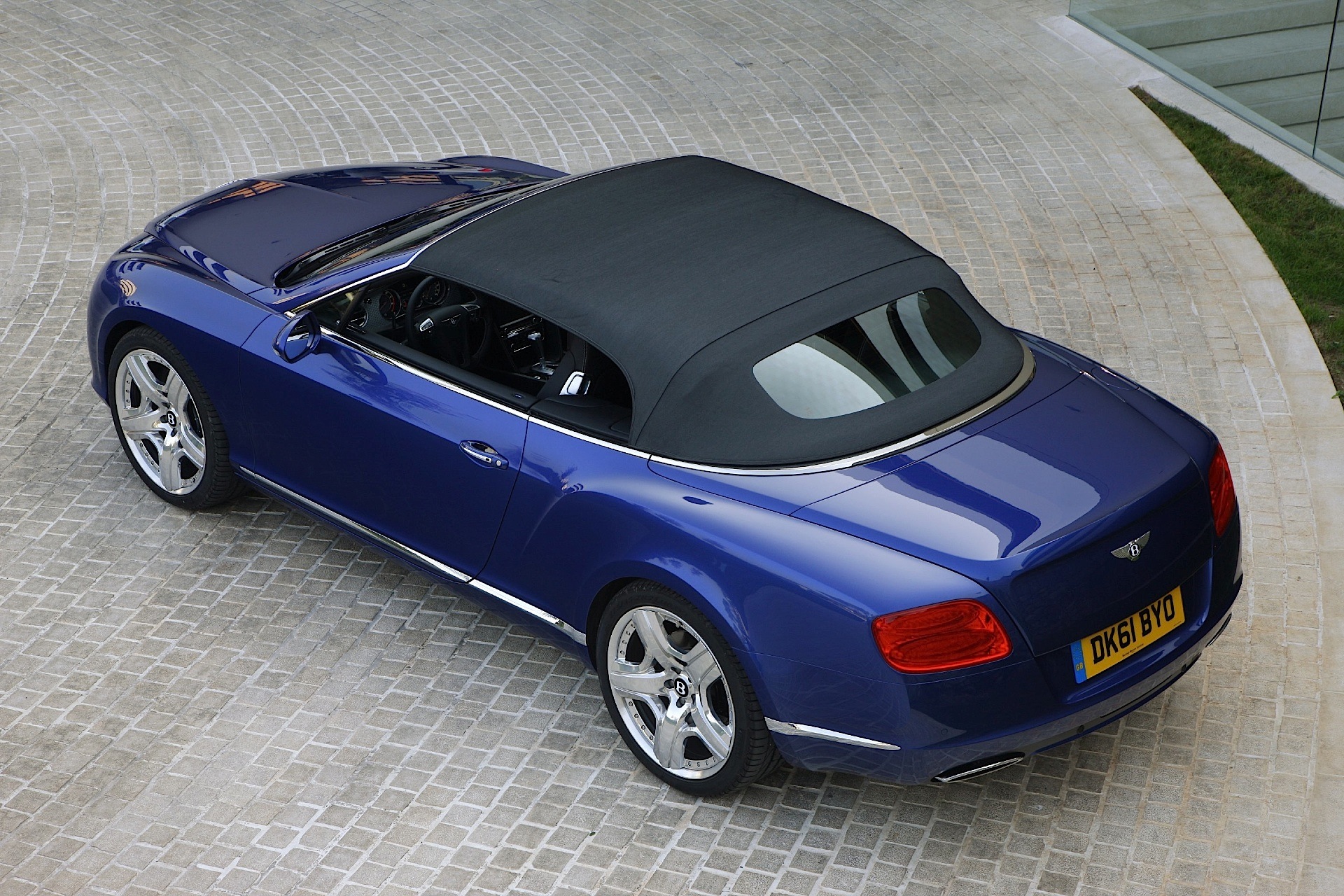 Bentley Continental Gtc photo 30