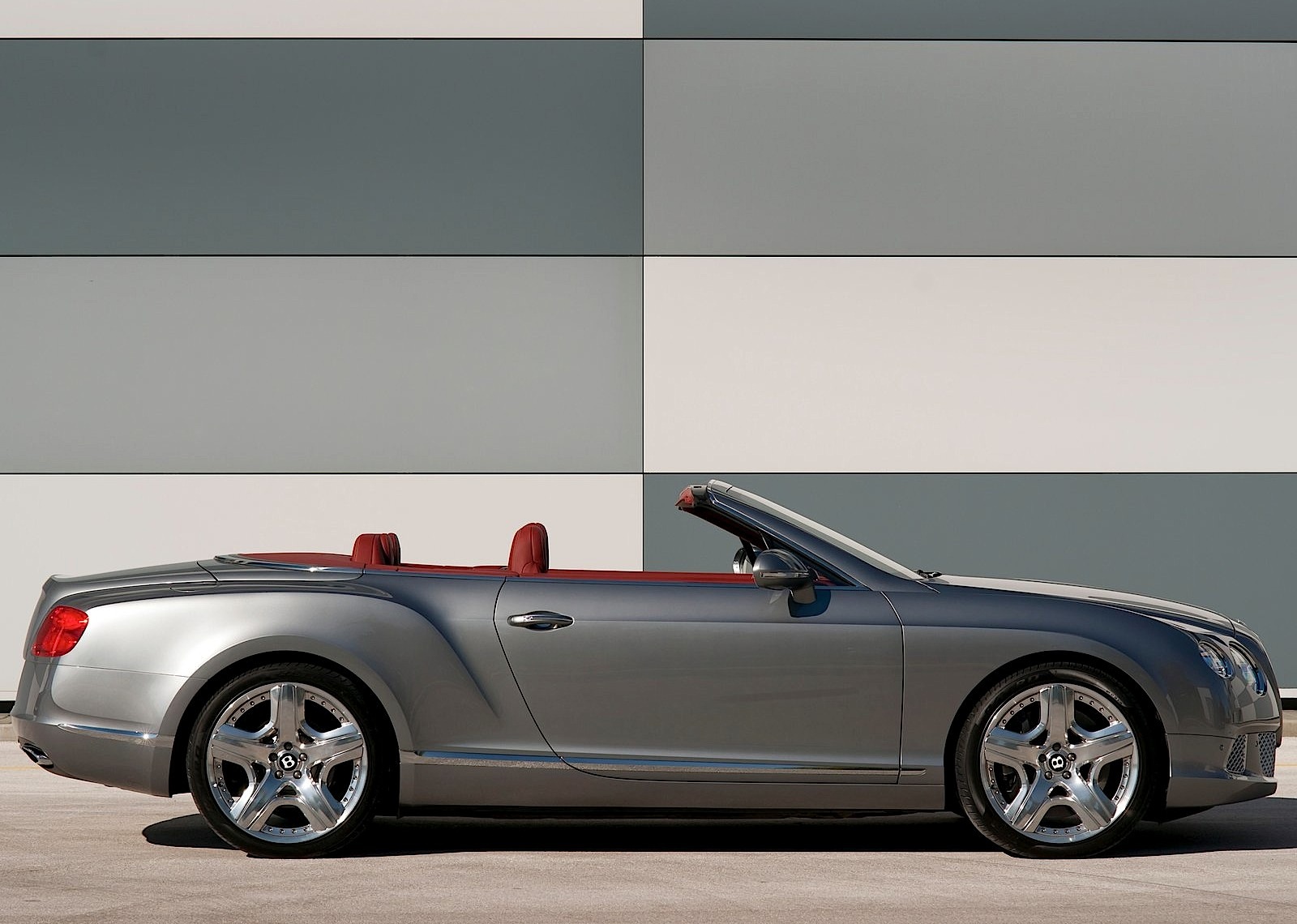 Bentley Continental Gtc photo 4