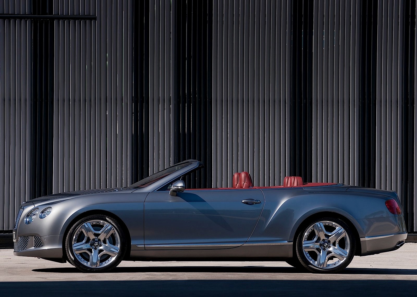 Bentley Continental Gtc photo 5