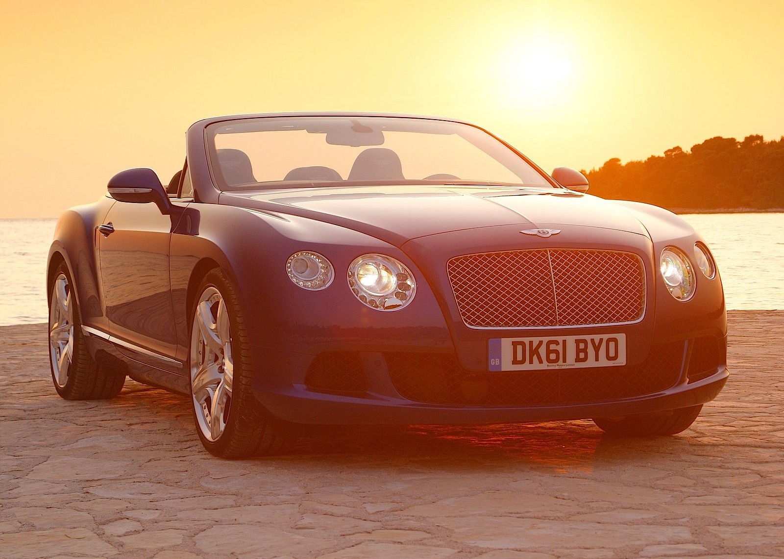 Bentley Continental Gtc photo 8