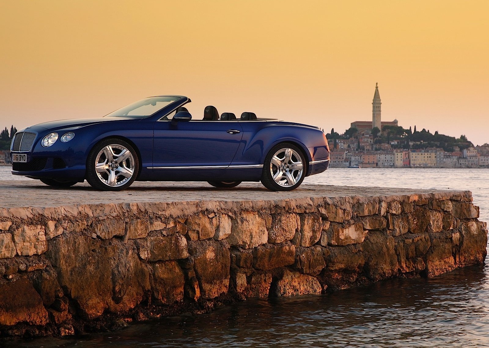 Bentley Continental Gtc photo 11