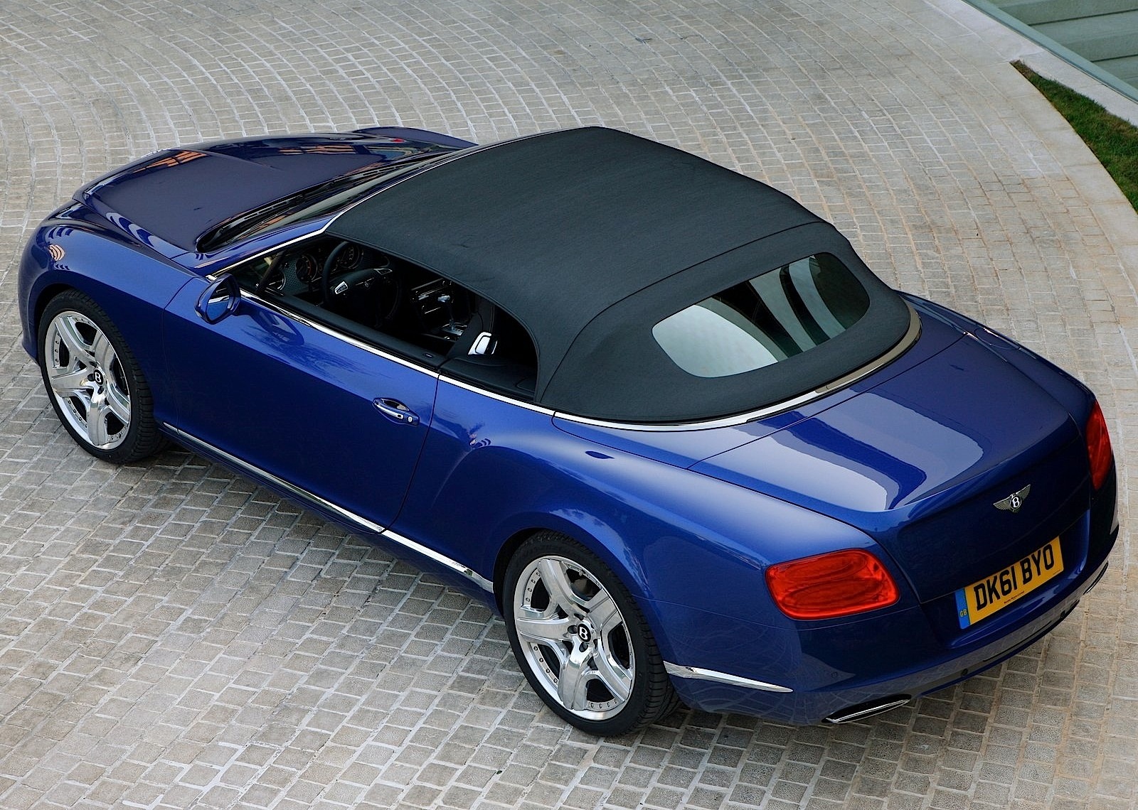 Bentley Continental Gtc photo 19