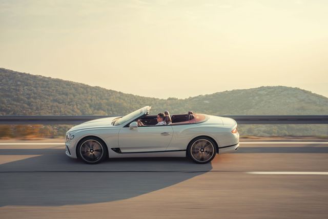 Bentley Continental Gtc photo 3