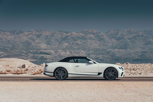 Bentley Continental Gtc photo 6
