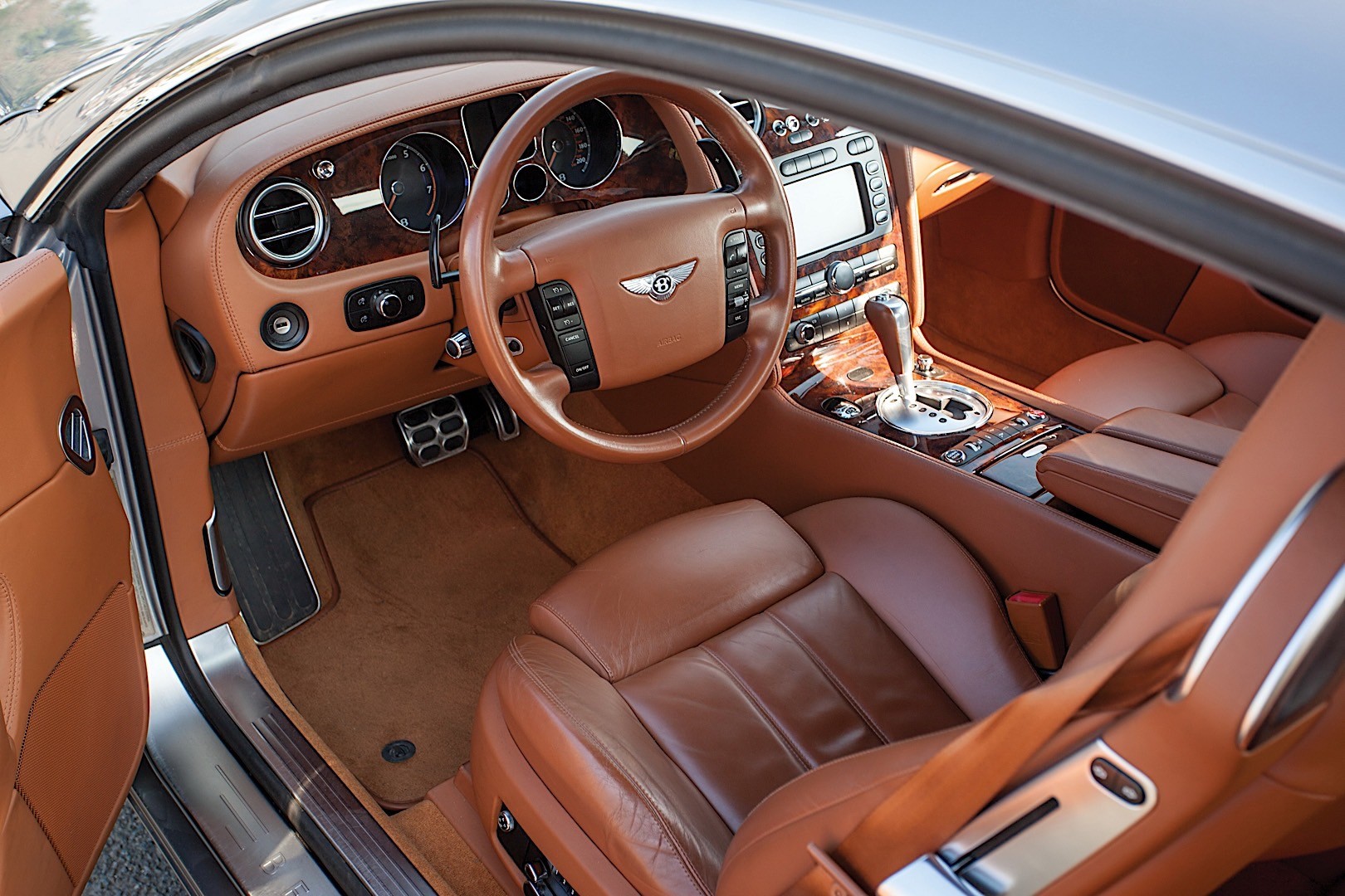 Bentley Continental photo 43