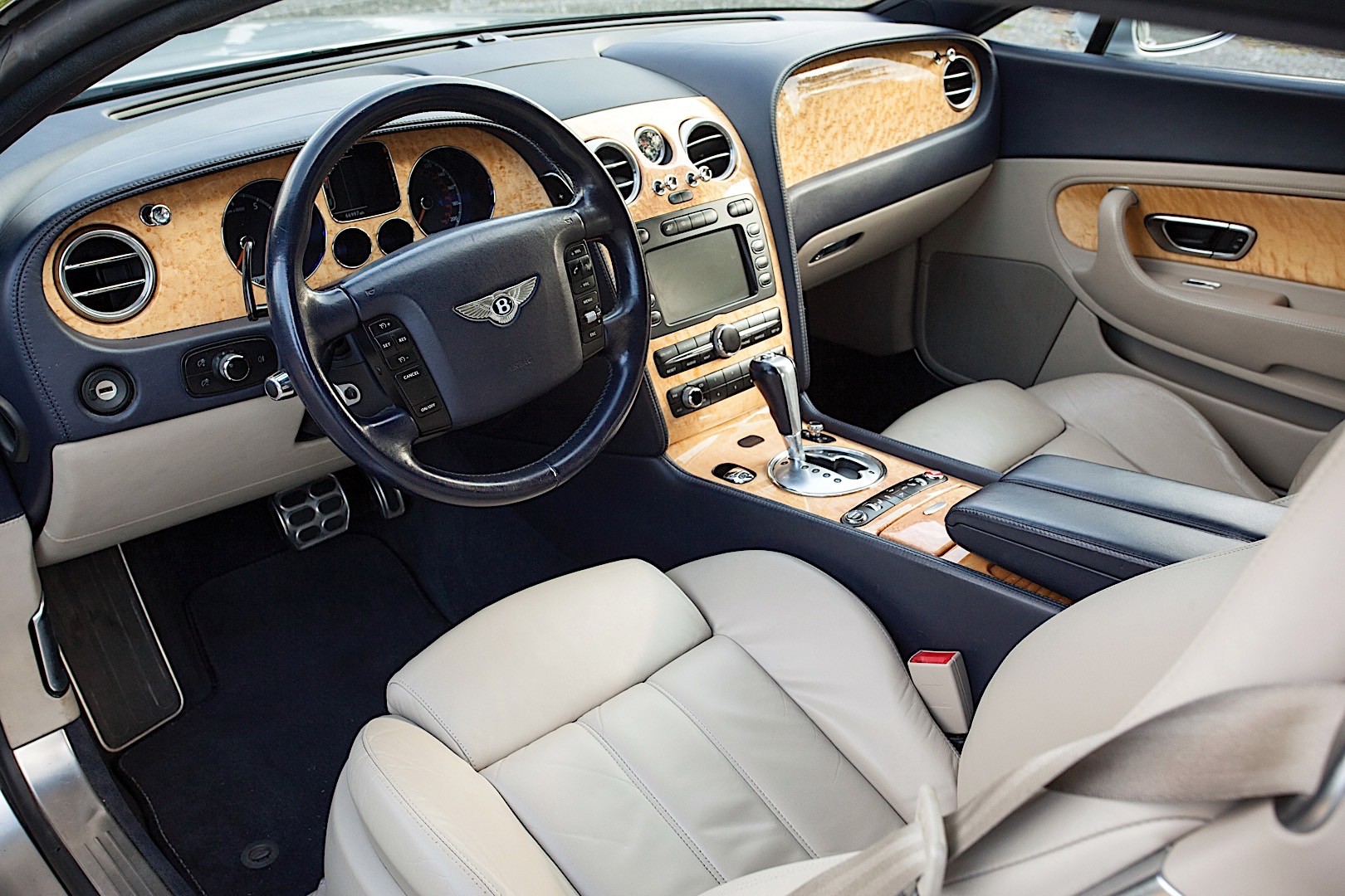 Bentley Continental photo 48