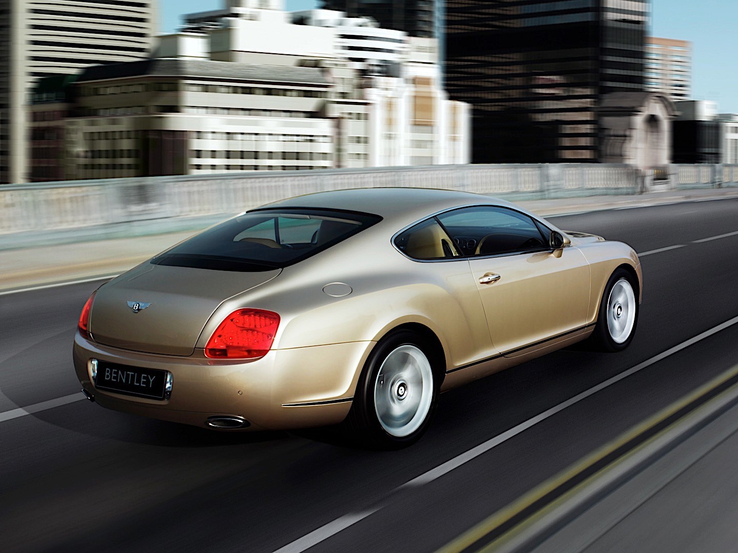 Bentley Continental photo 22