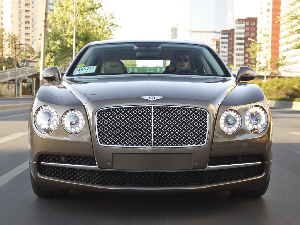 Bentley Flying Spur photo 28