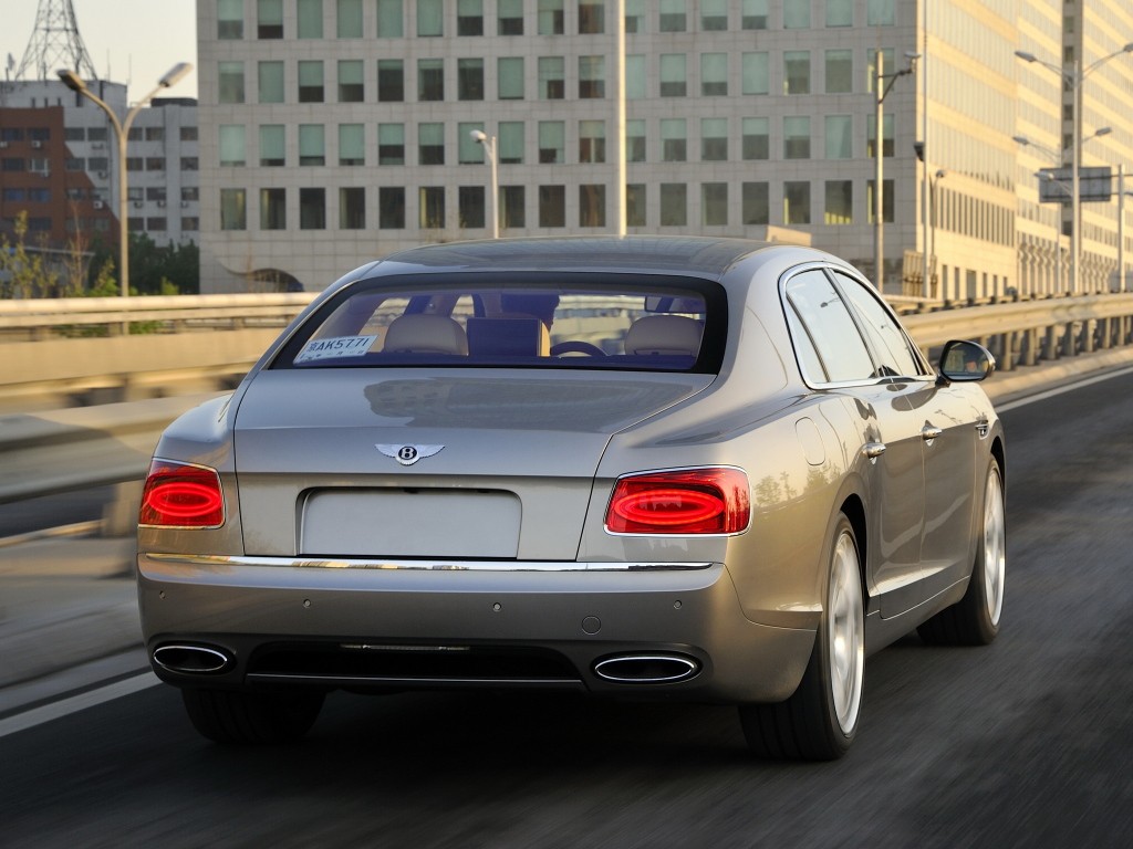 Bentley Flying Spur photo 30