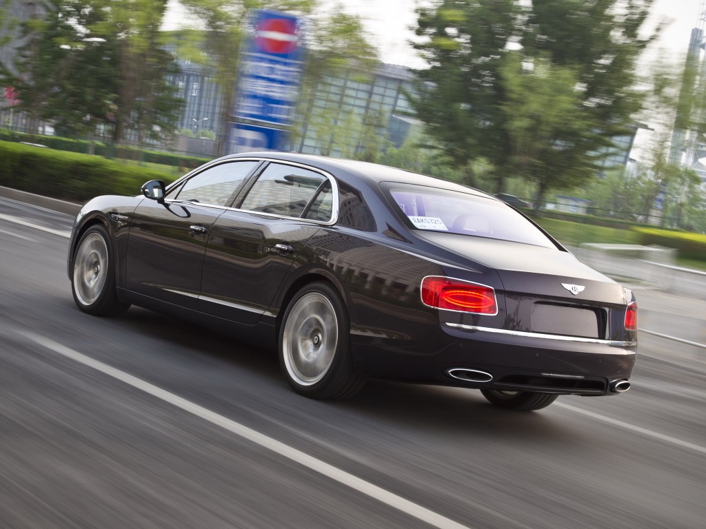 Bentley Flying Spur photo 32