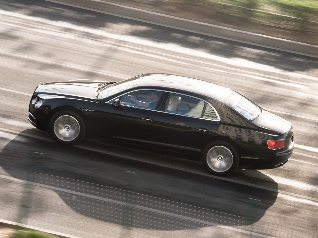 Bentley Flying Spur photo 33