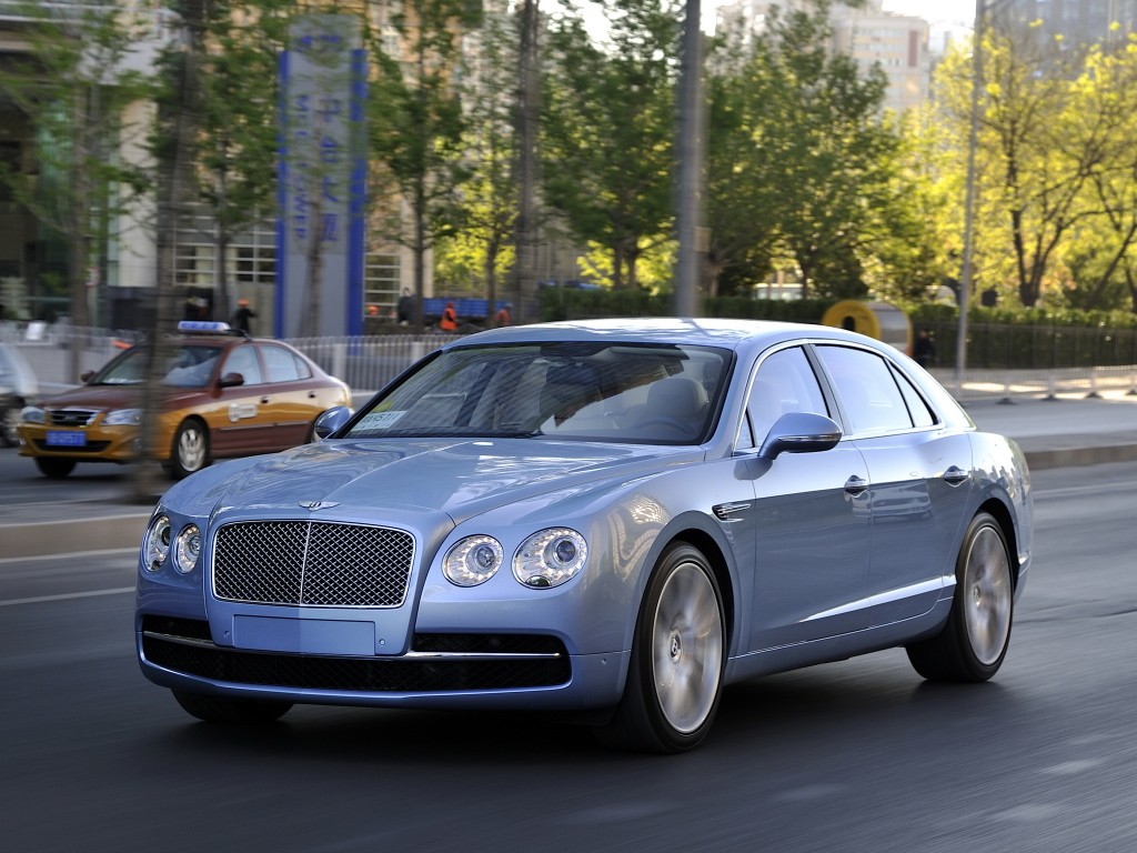 Bentley Flying Spur photo 36