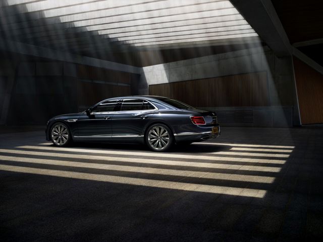 Bentley Flying Spur photo 5