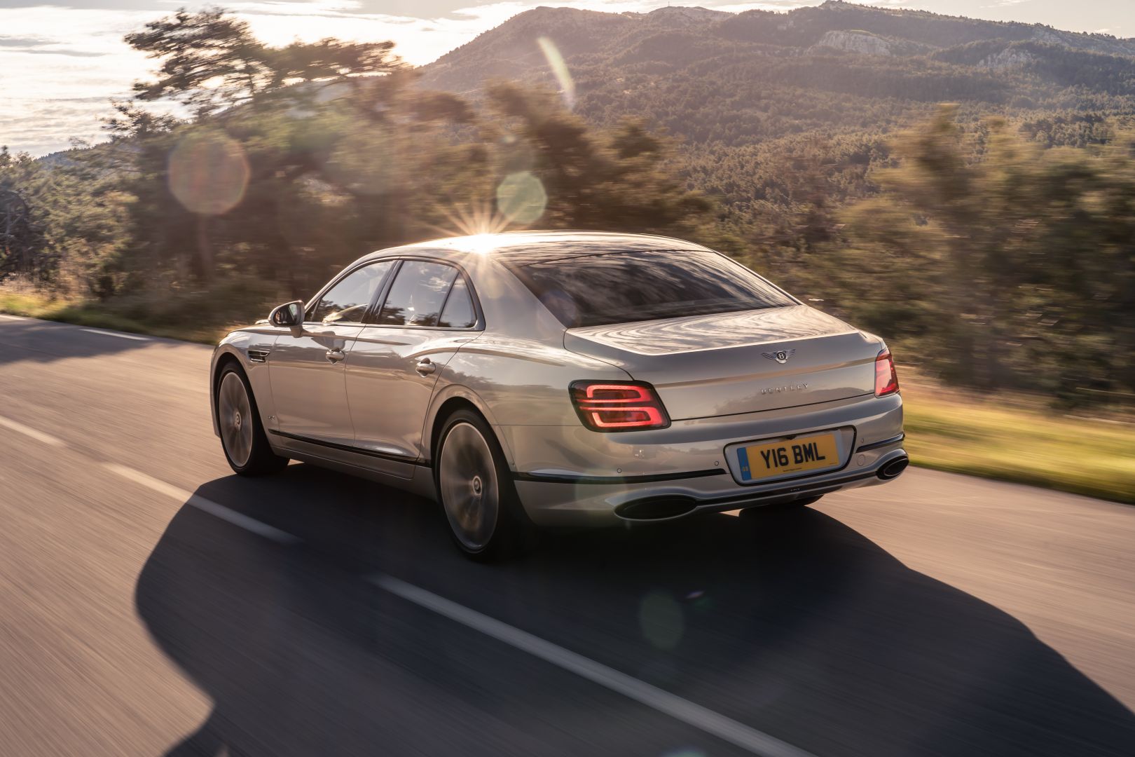 Bentley Flying Spur photo 18