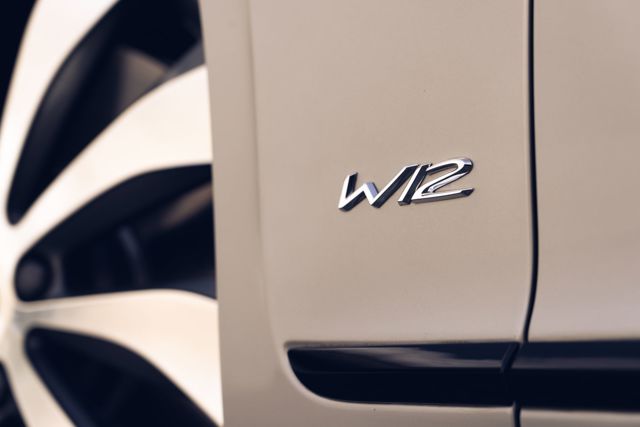 Bentley Flying Spur photo 19