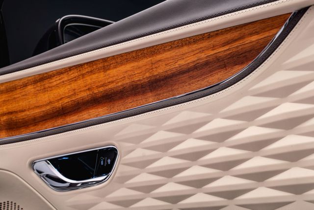 Bentley Flying Spur photo 72