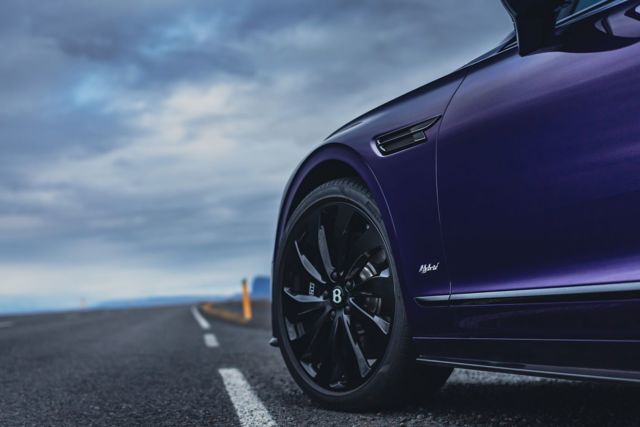 Bentley Flying Spur photo 25
