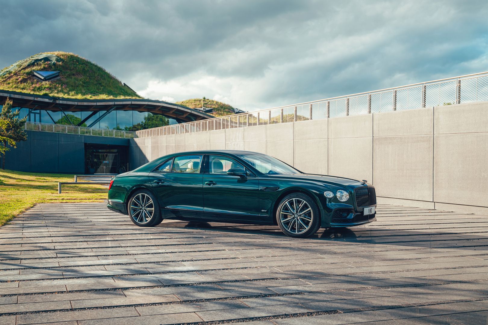 Bentley Flying Spur photo 32