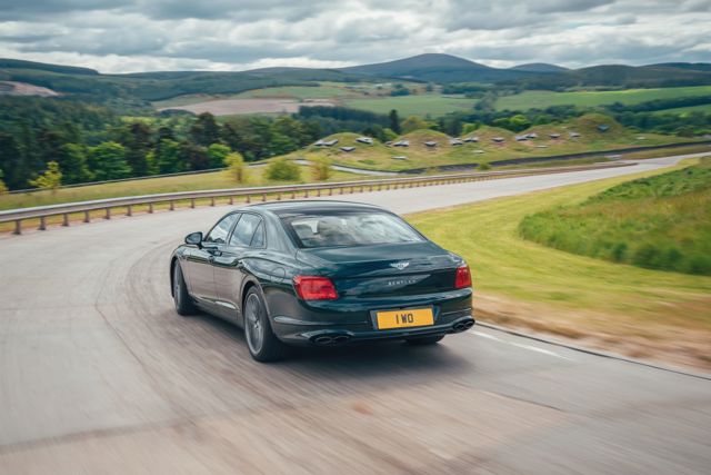 Bentley Flying Spur photo 35