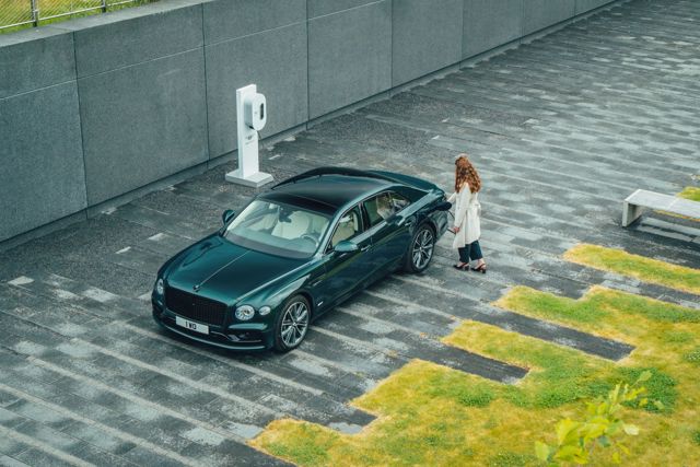 Bentley Flying Spur photo 36