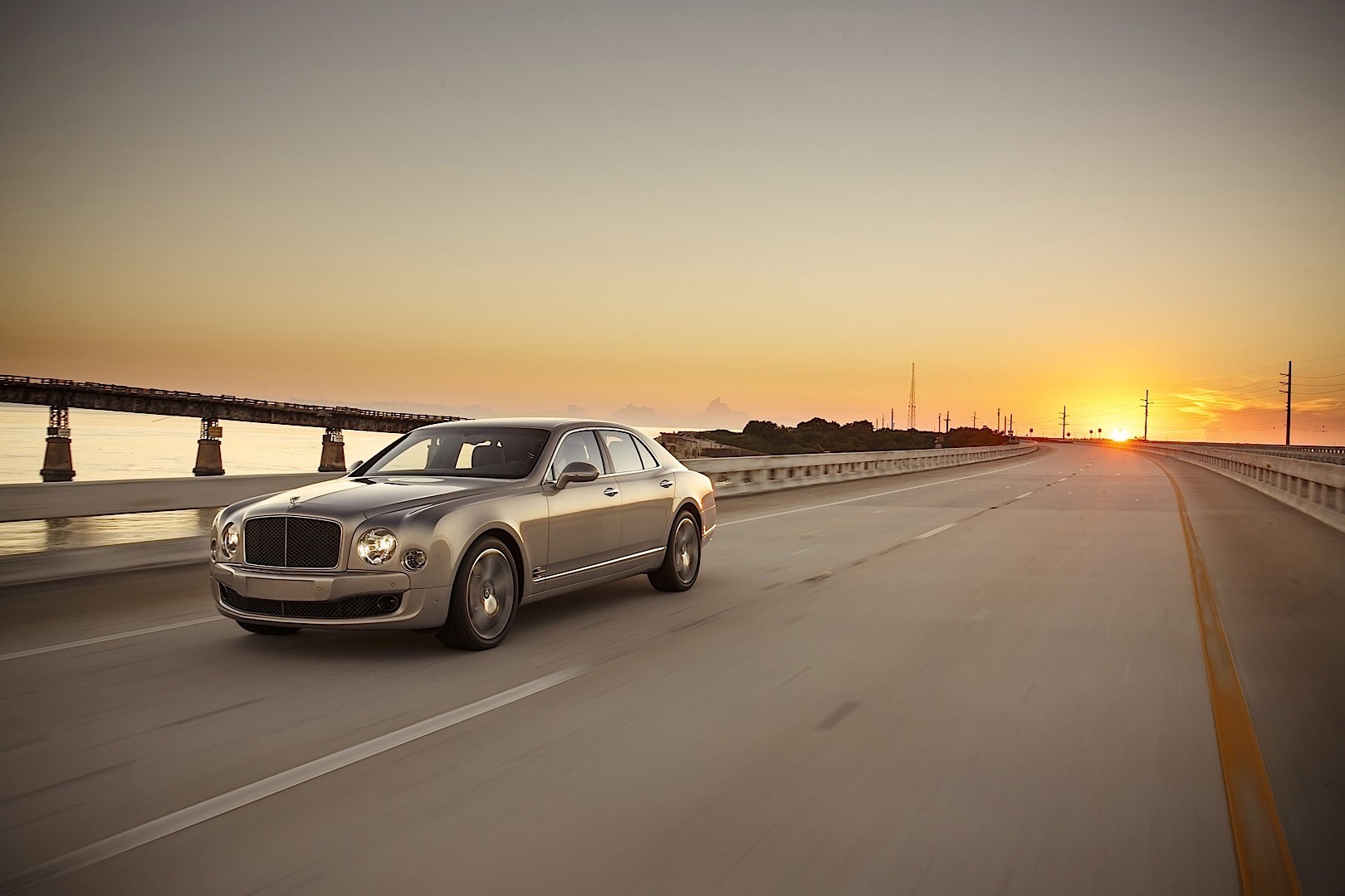 Bentley Mulsanne photo 16