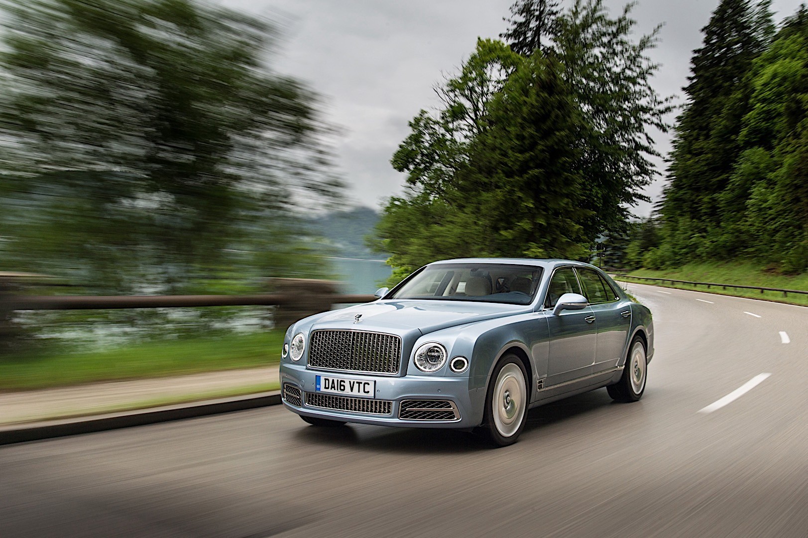 Bentley Mulsanne photo 4