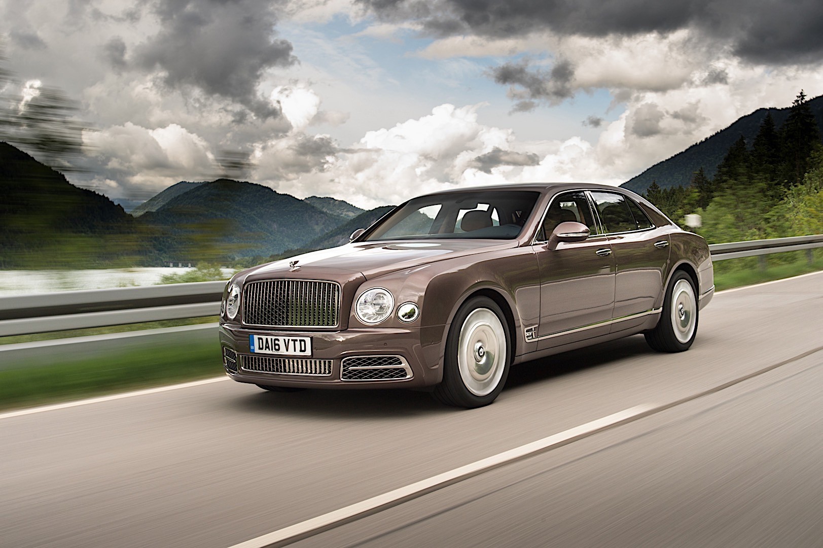 Bentley Mulsanne photo 8