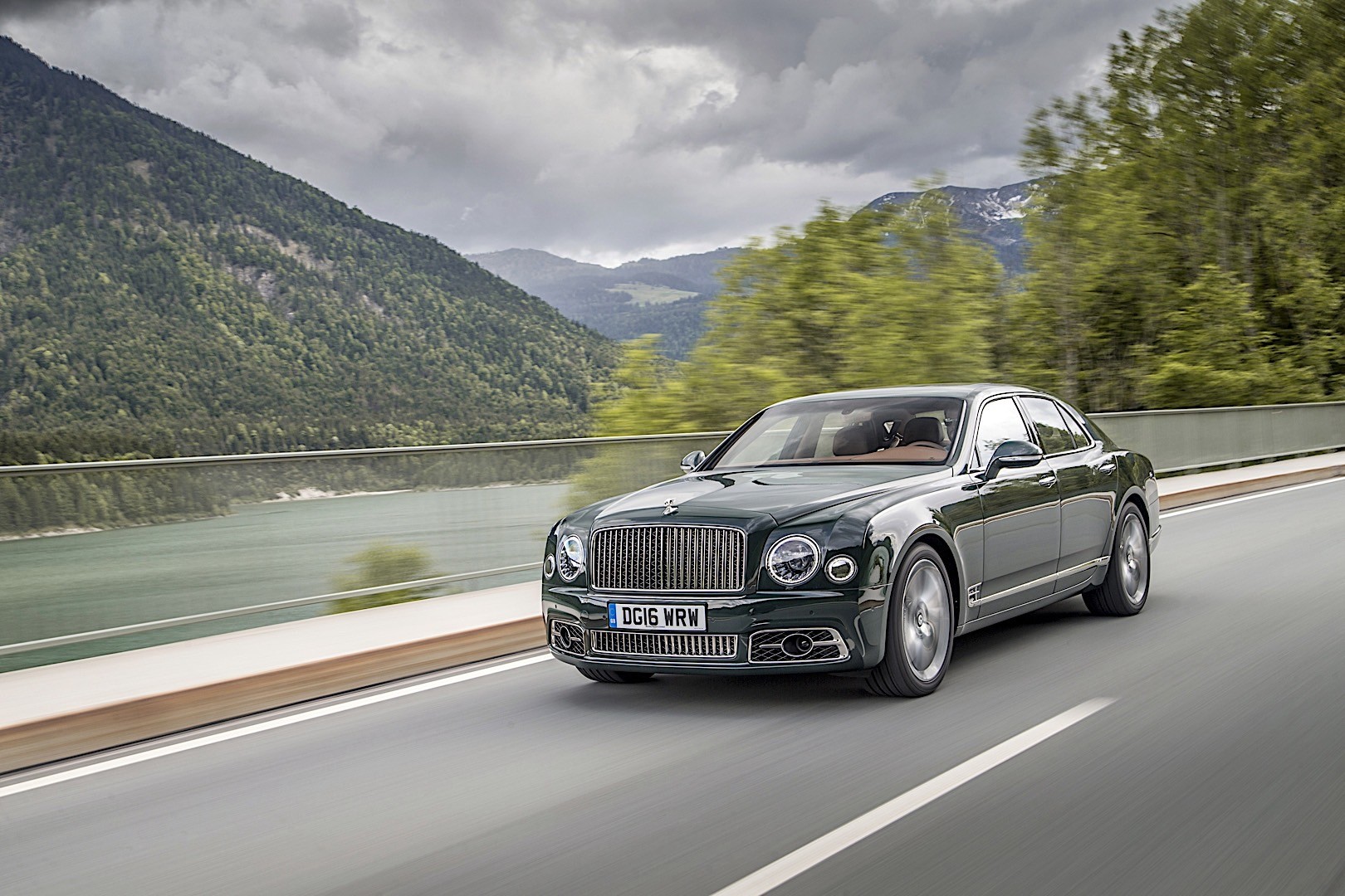 Bentley Mulsanne photo 17