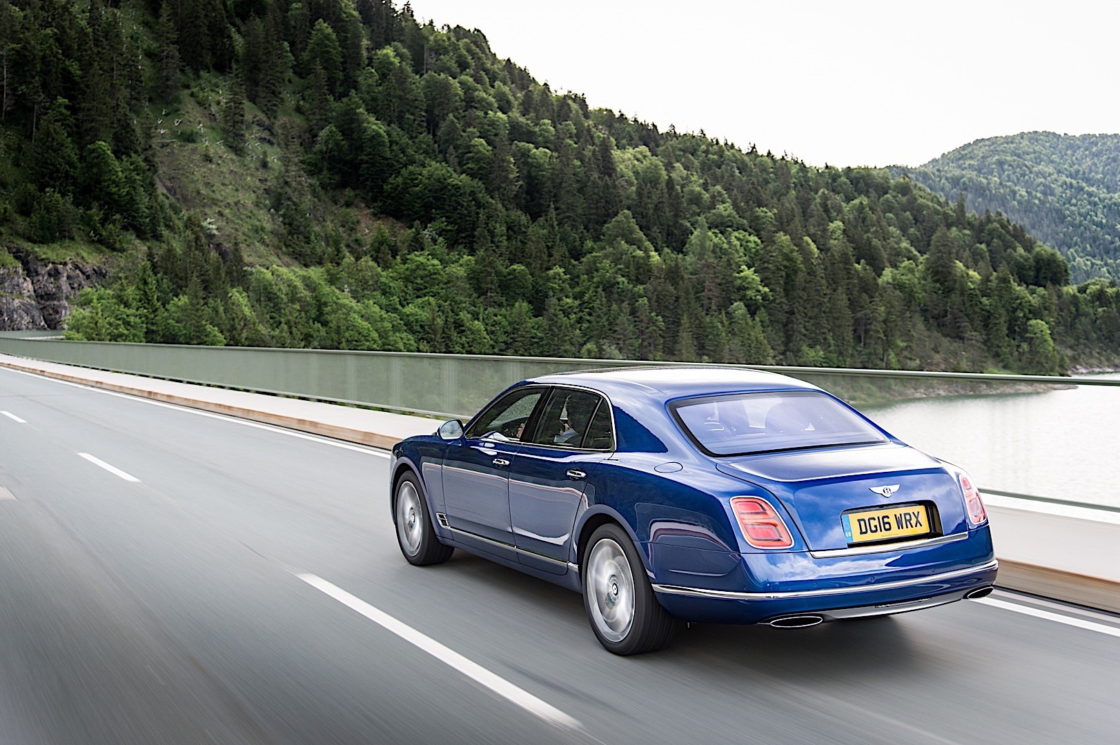 Bentley Mulsanne photo 26