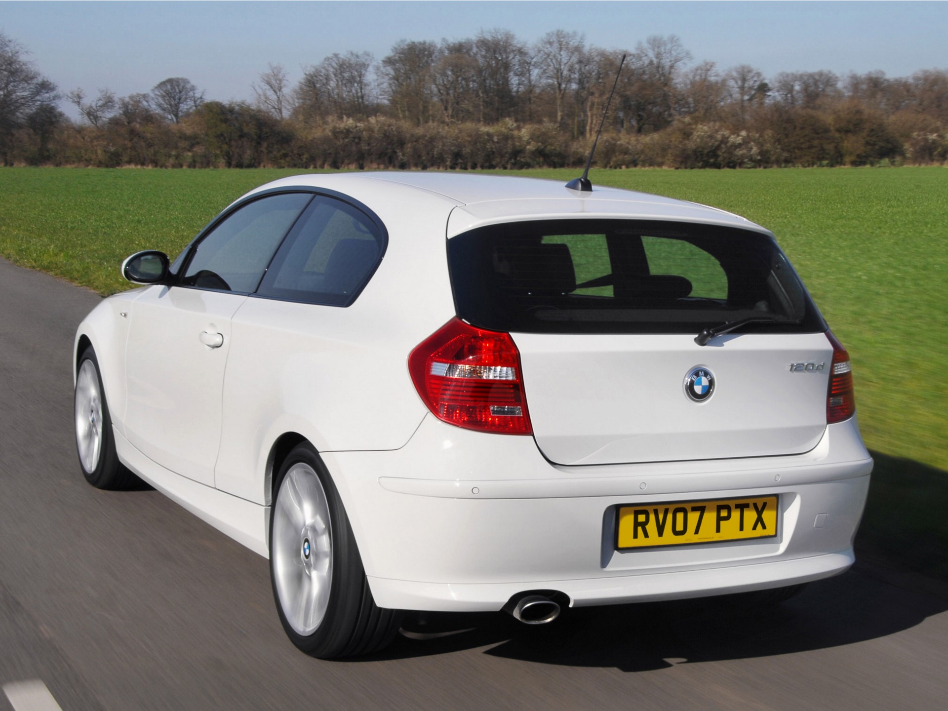 Bmw 1 Series 3 Doors photo 16