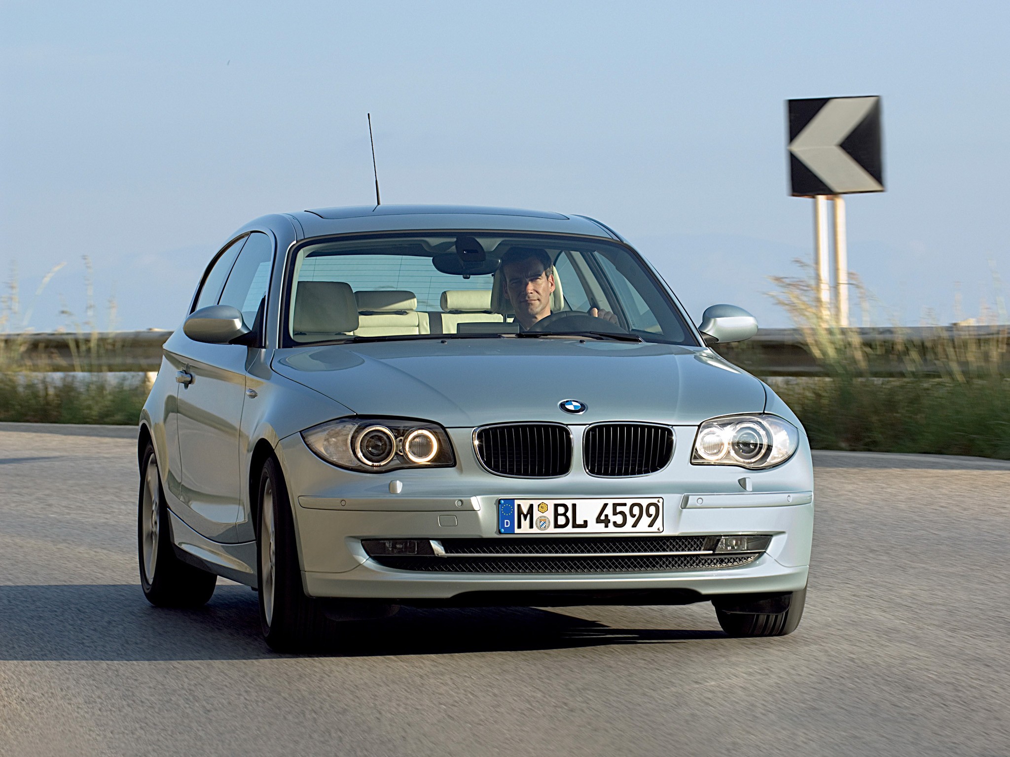 Bmw 1 Series 3 Doors photo 17