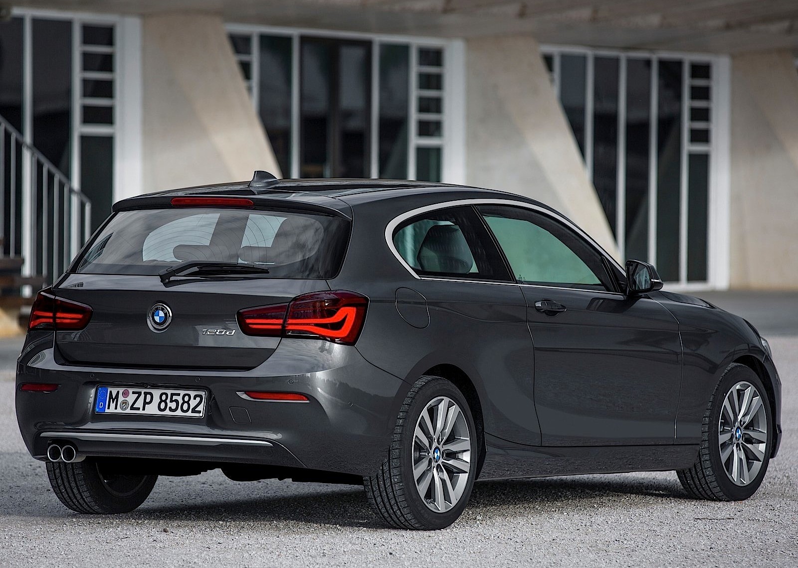 Bmw 1 Series 3 Doors photo 23