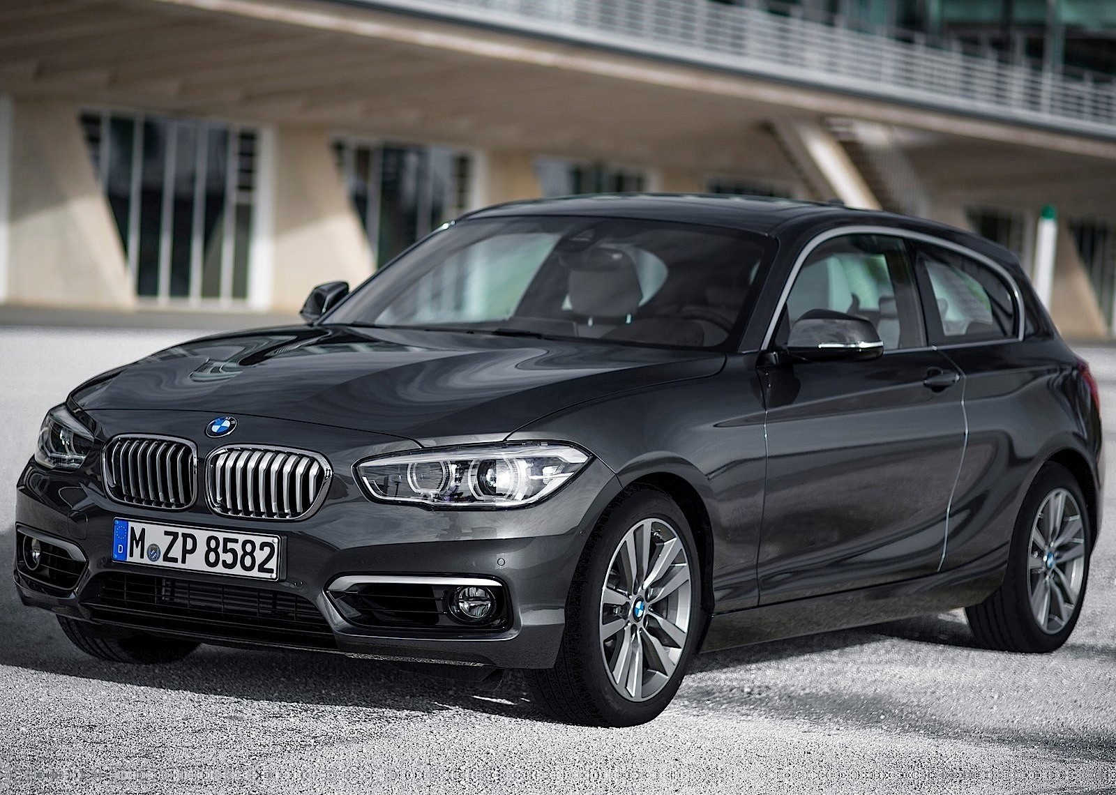 Bmw 1 Series 3 Doors photo 3