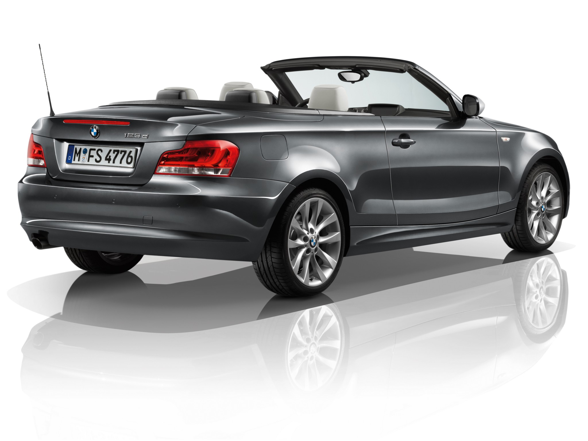 Bmw 1 Series Cabriolet photo 14