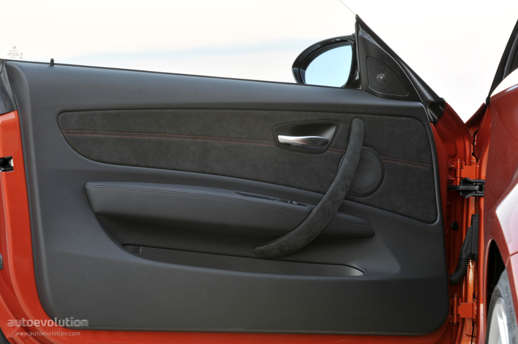 Bmw 1 Series M Coupe photo 101