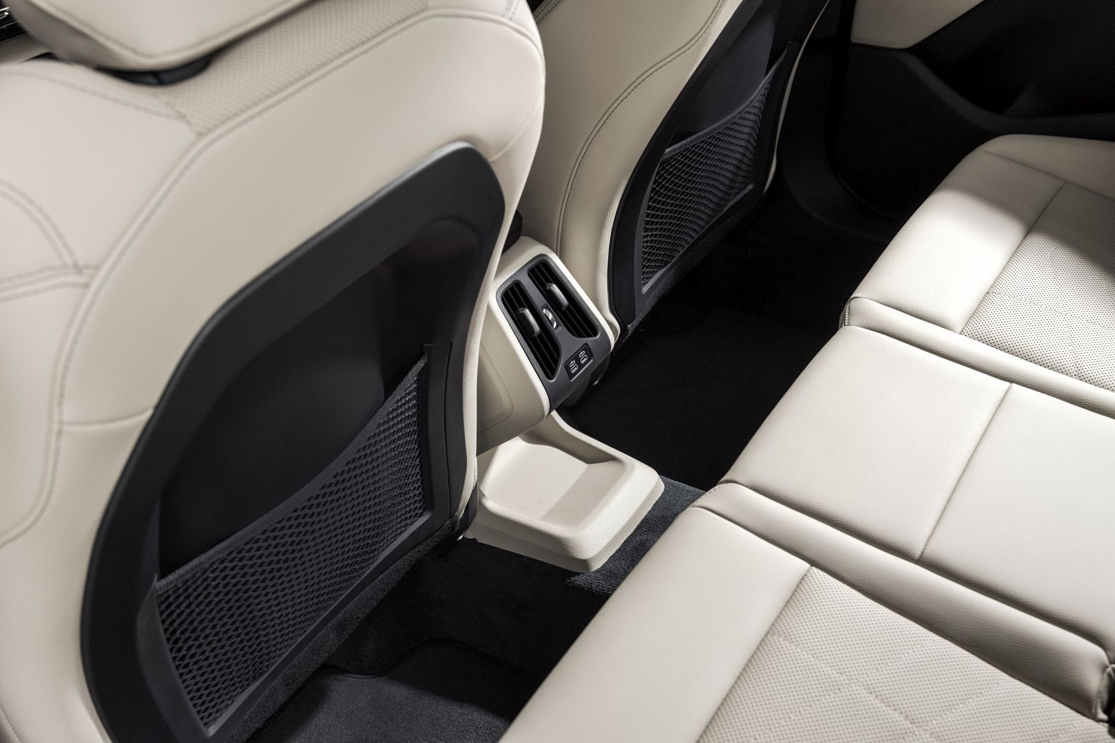 Bmw 2 Series Active Tourer photo 102