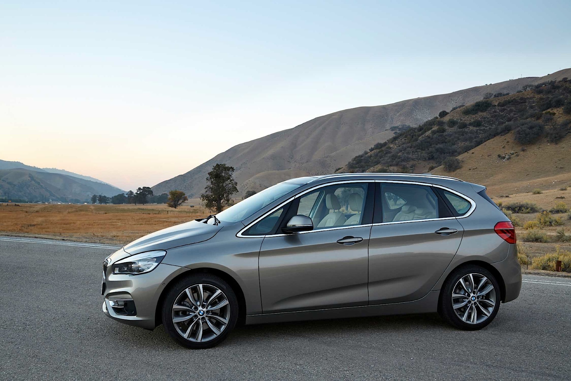 Bmw 2 Series Active Tourer photo 35